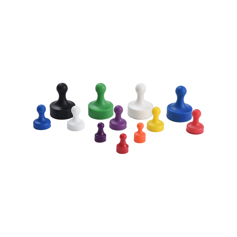 Magneti od plastičnih push pin